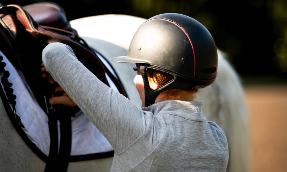 How to Test Riding Helmet Stability: Ensuring It Stays Put